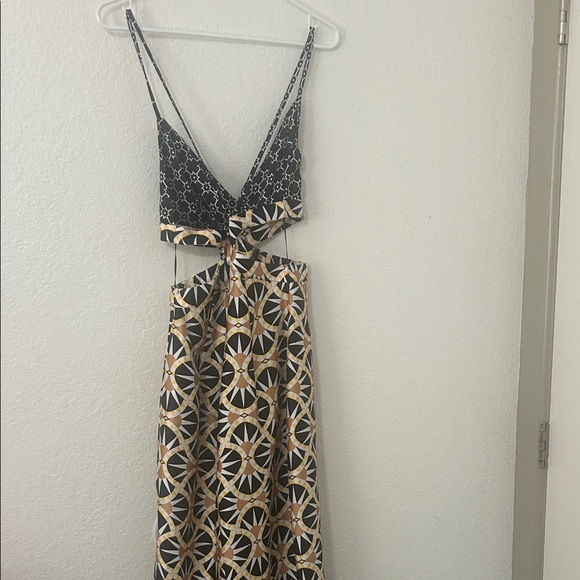 House of Harlow 1960 Black and Gold Geometric Backless Dress - Picture 3 of 4